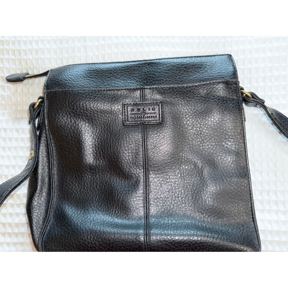 Relic Crossbody Bag Women Medium‎ Black Pebbled Leather Multi Pocket Adjustable